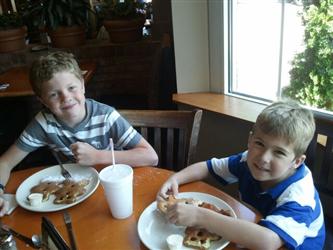 Midtown Cafe & Dessertery – Delicious Dining For the Whole Family!