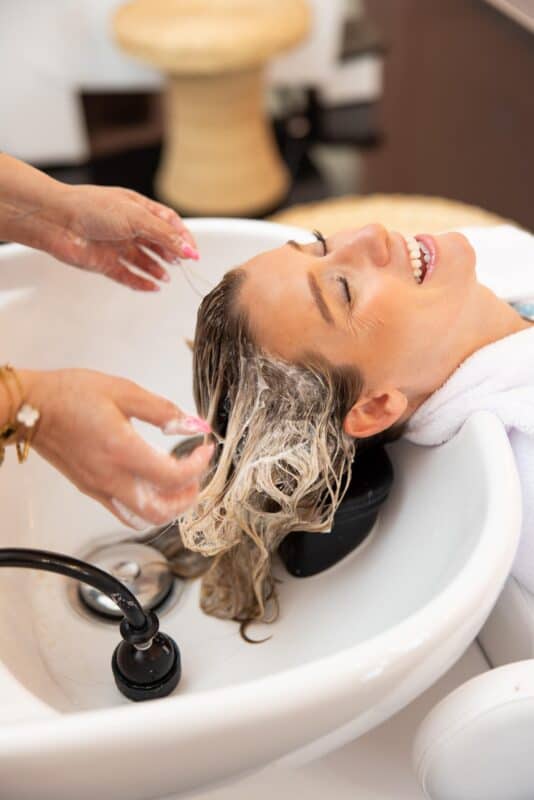 Benefits Blowouts and Bubbles hair washing