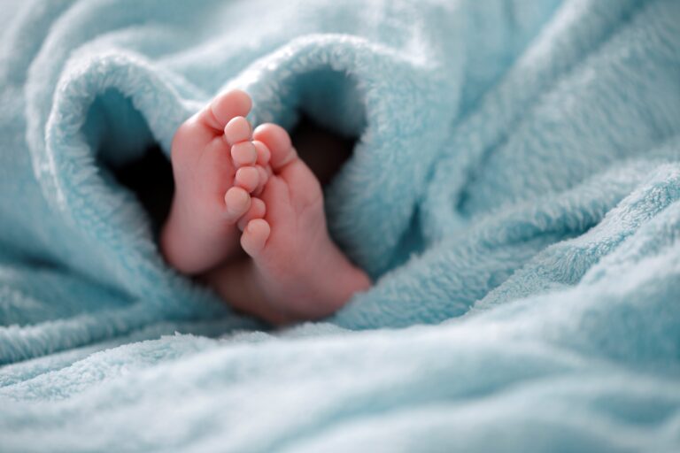 newborn baby feet Attachment Cycle