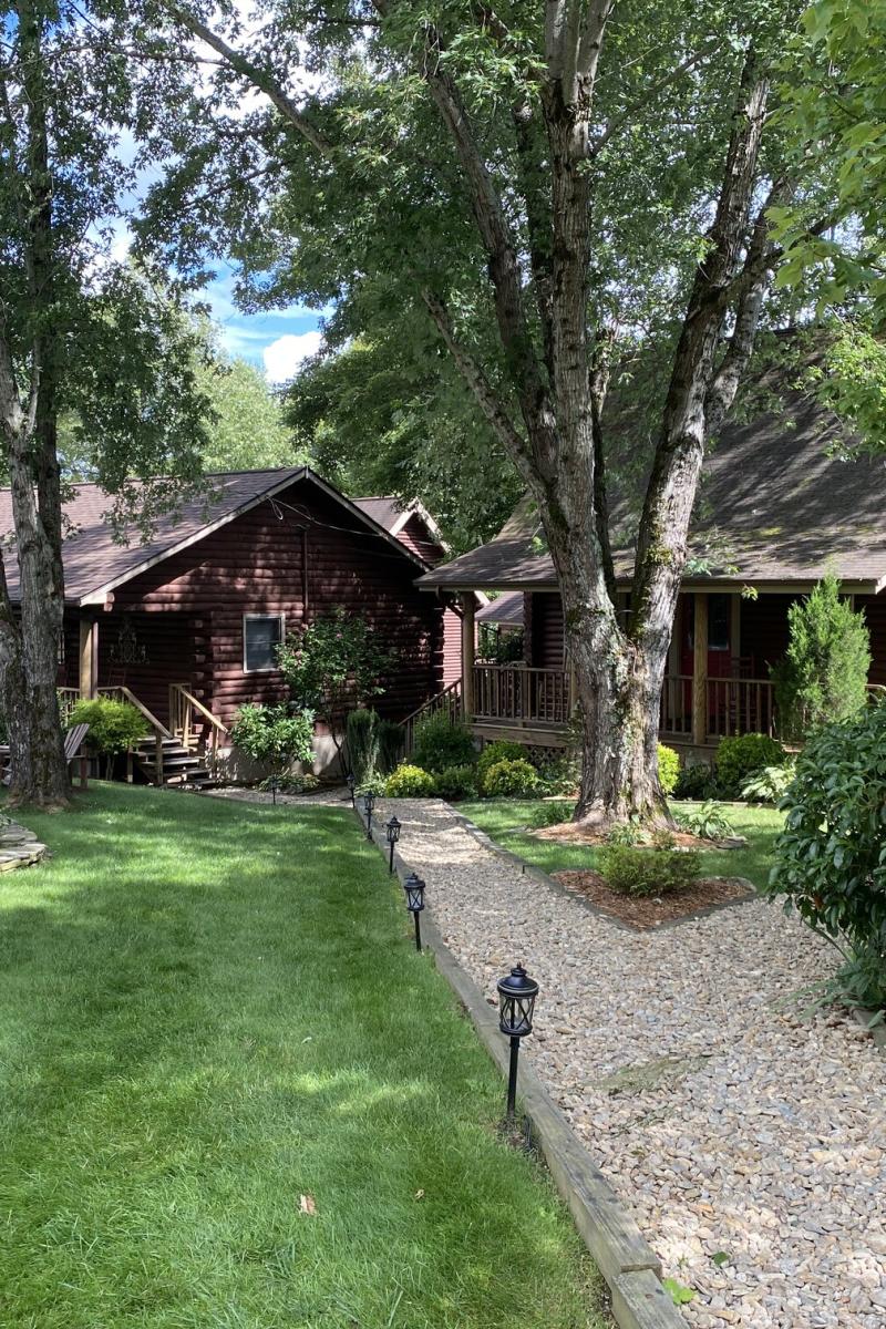 Cabins at Mountainaire Inn