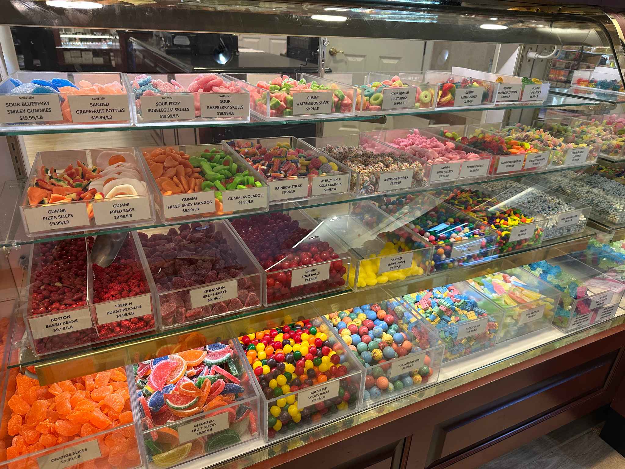 Colonial Candy Candy store Colonial Williamsburg (1) | Triad Moms on Main