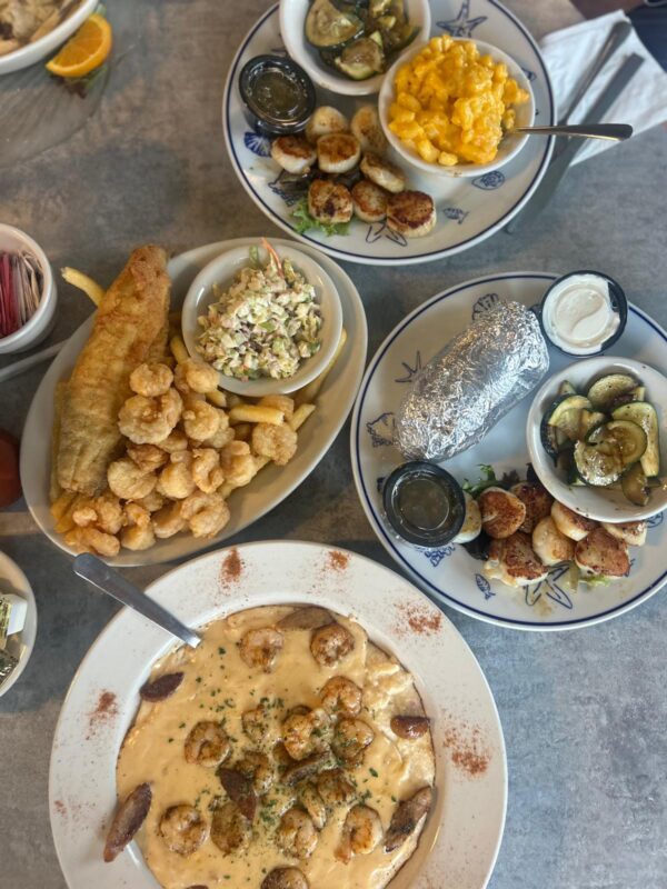 Breezeway Restaurant & Motel food