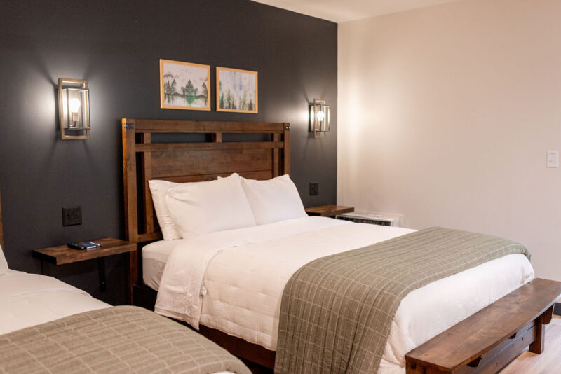 Burnsville the lodge bedrooms bed